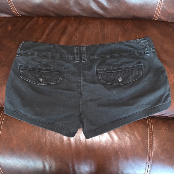 American Eagle stretchy fit black shorts Size 6 - Picture 3 of 7